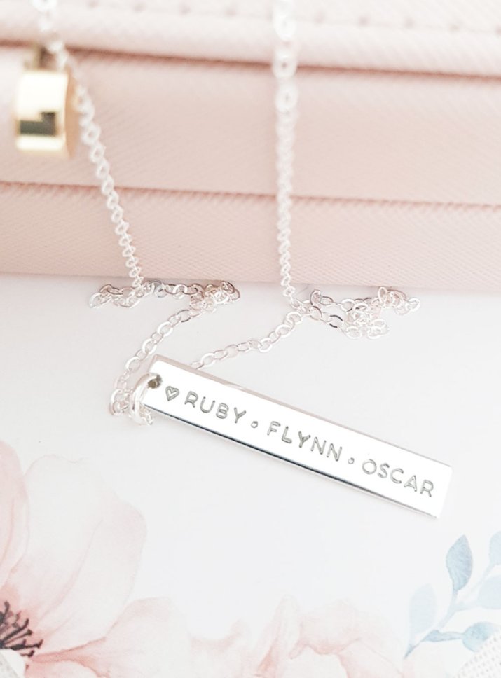 NECKLACE WITH CHILDRENS NAMES